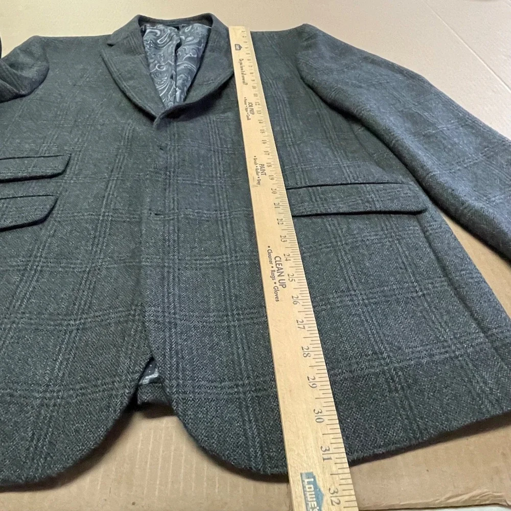 Jos A Bank Men's 1905 Blazer Jacket Size 44 R Gray Plaid 100% Wool Paisley Lined